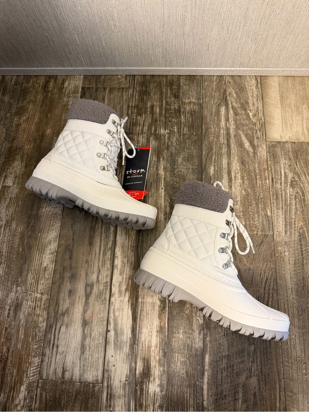 Storm by Cougar White Women's Insulated Winter Lace-Up Boots Size 10 Wide